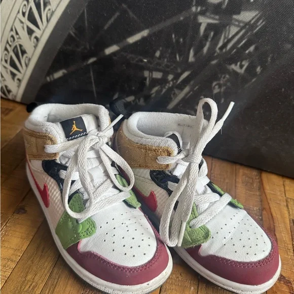 Kids Multicolor Nike Sneakers - Picture 2 of 2